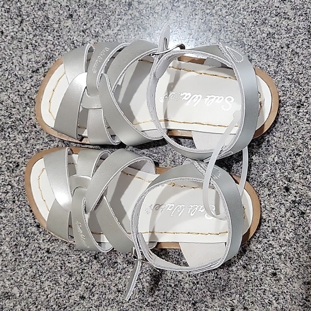 Brand Spanking New Saltwater Sandals